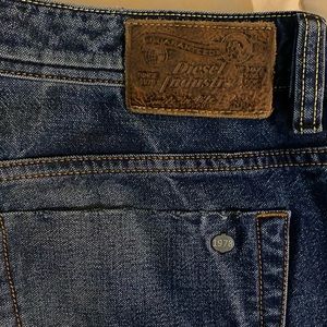 Diesel jeans dark wash size 38-32
